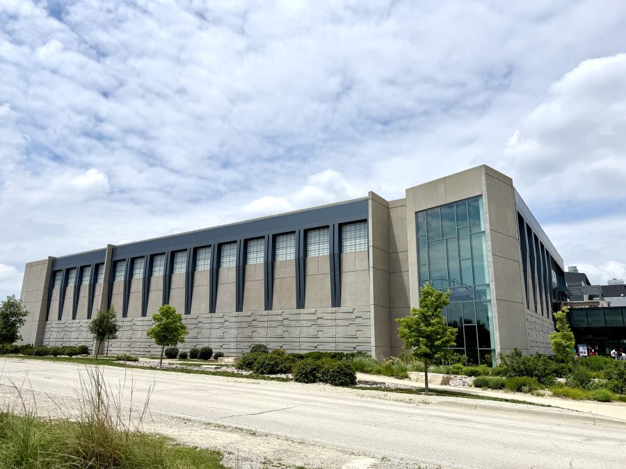 Argonne_Leadership_Computing_Facility_IMG_8462